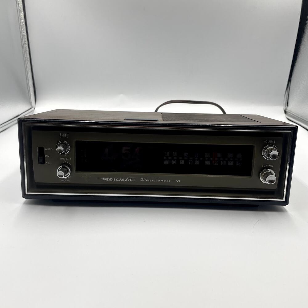 Vintage Realistic Digichron-VI  106 Flip Clock AM/FM Radio Model 12-1496 Tested